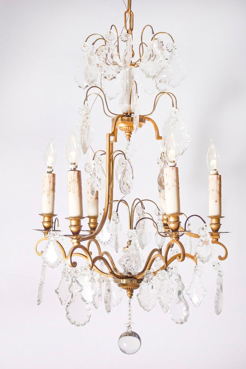 French Six-Light 1890s Crystal Chandelier with Brass Armature and Pendeloques - JAA
