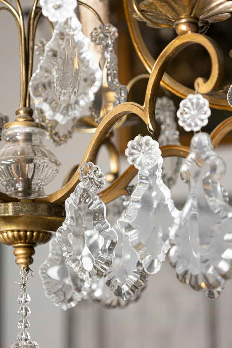 French Six-Light 1890s Crystal Chandelier with Brass Armature and Pendeloques - JAA
