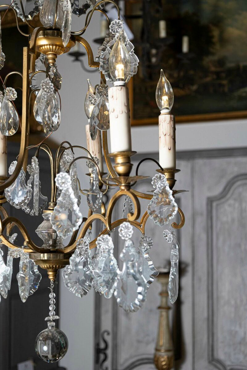 French Six-Light 1890s Crystal Chandelier with Brass Armature and Pendeloques - JAA
