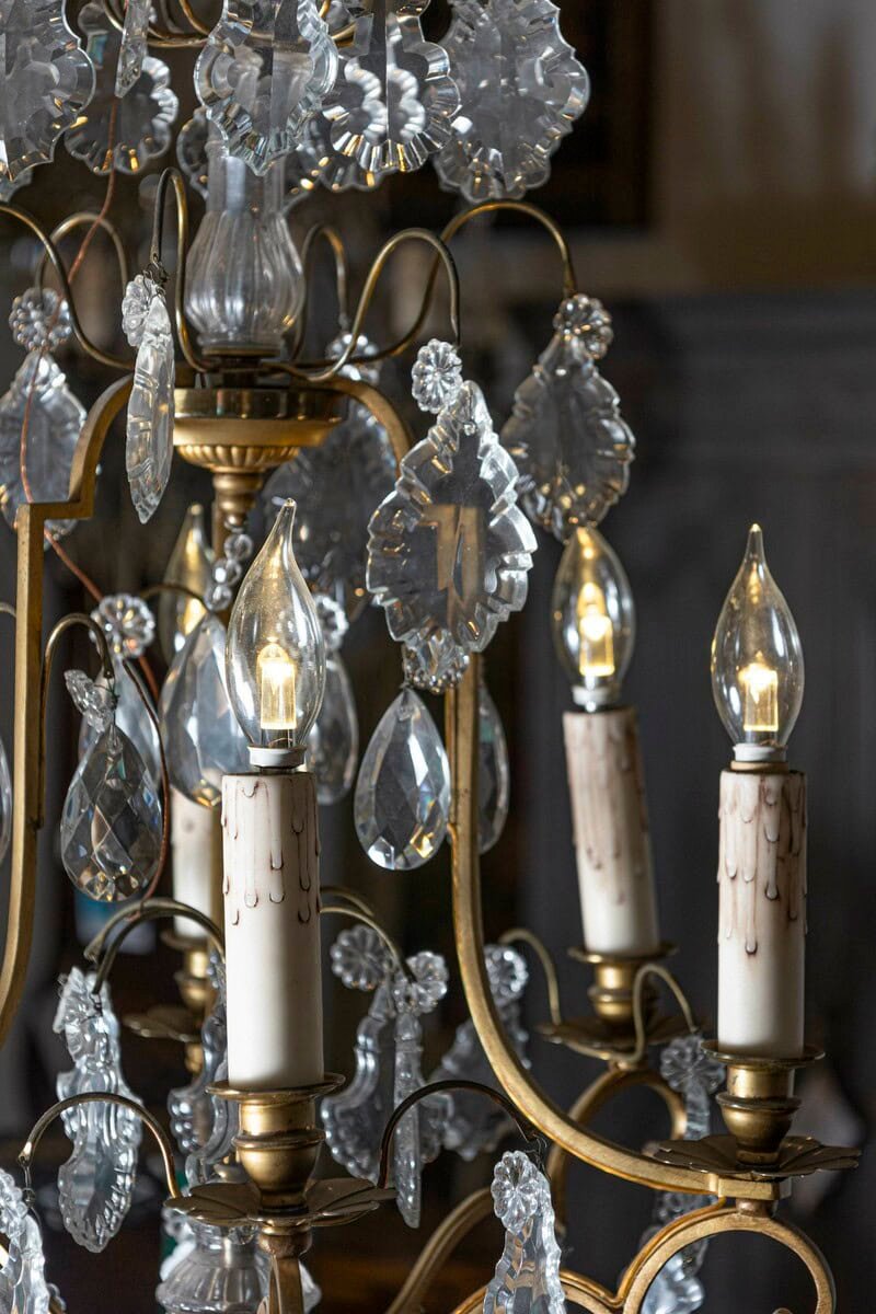 French Six-Light 1890s Crystal Chandelier with Brass Armature and Pendeloques - JAA