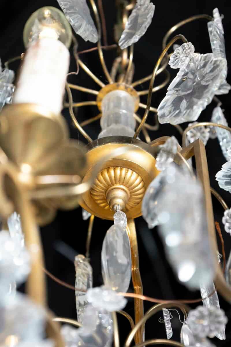 French Six-Light 1890s Crystal Chandelier with Brass Armature and Pendeloques - JAA