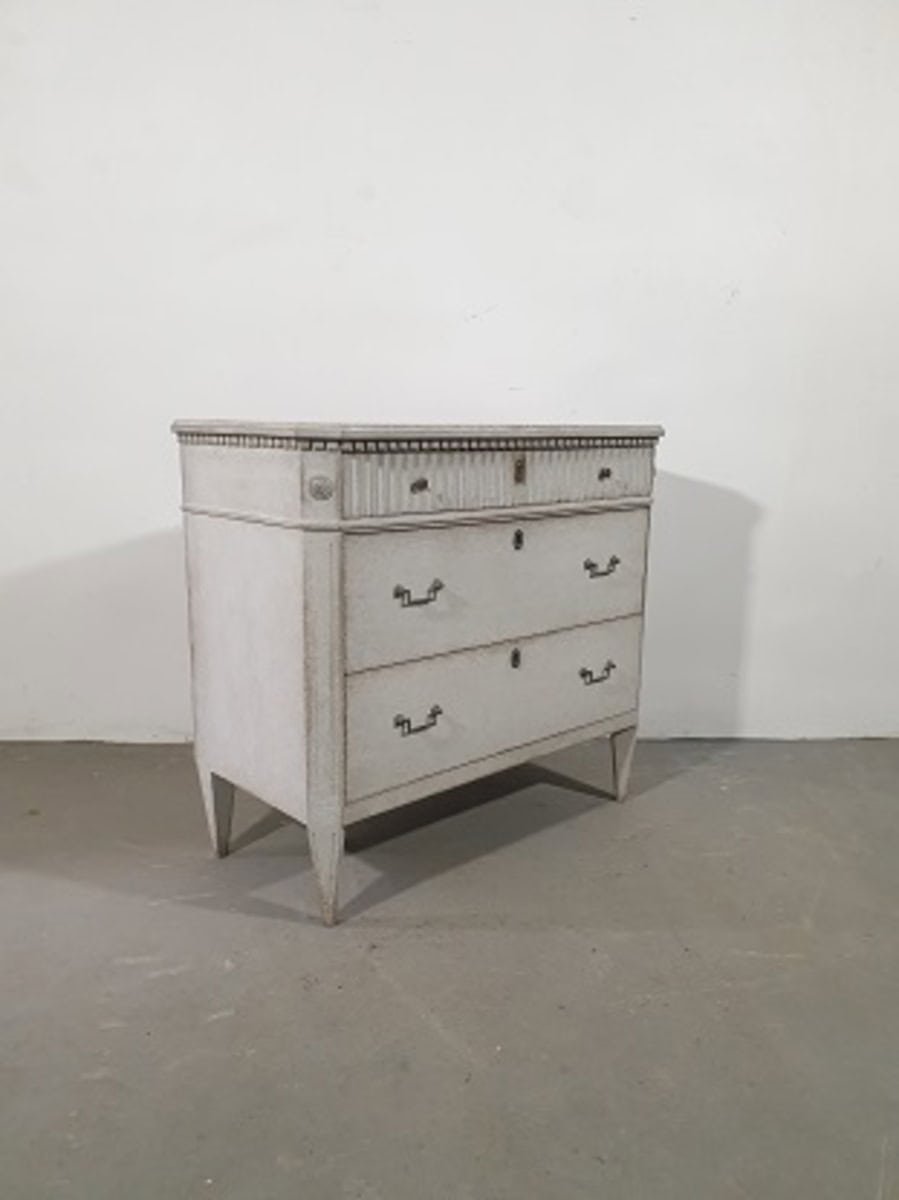 Swedish Gustavian Style 1860s Gray Painted Three-Drawer Chest with Carved Drawer - JAA