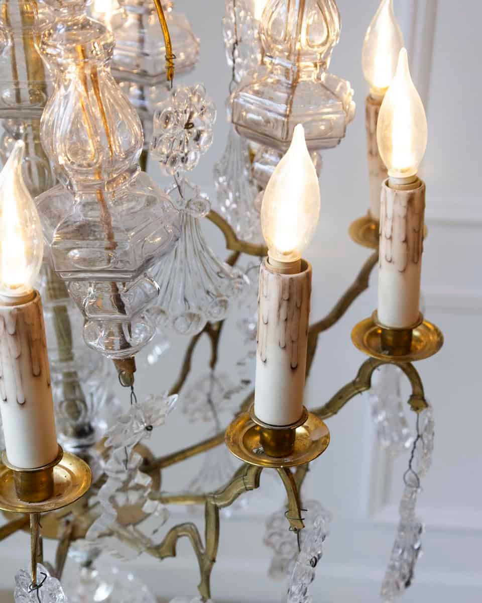 French 1900s Belle Époque Brass and Crystal 10-Light Chandelier with Pendeloques - JAA