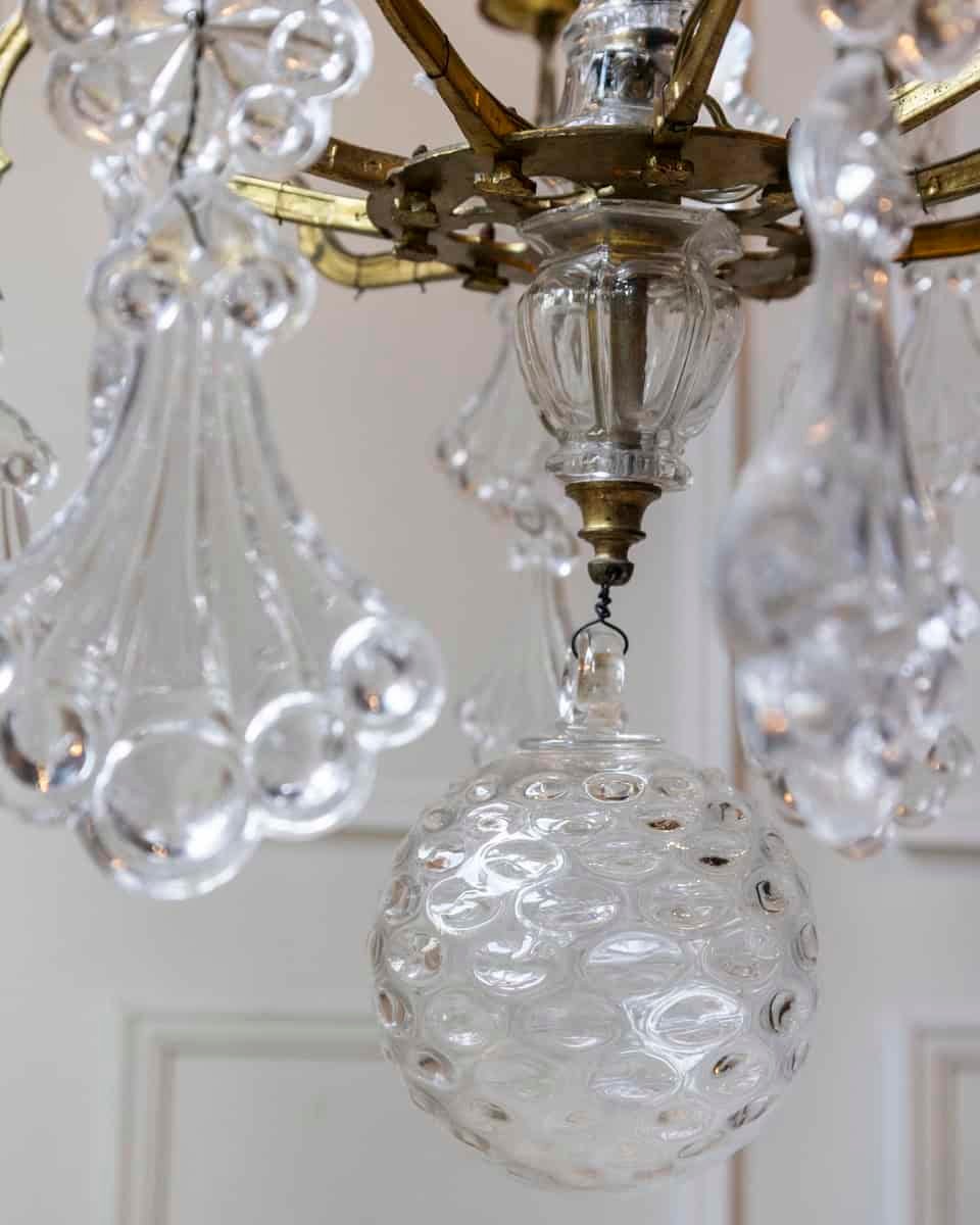French 1900s Belle Époque Brass and Crystal 10-Light Chandelier with Pendeloques - JAA