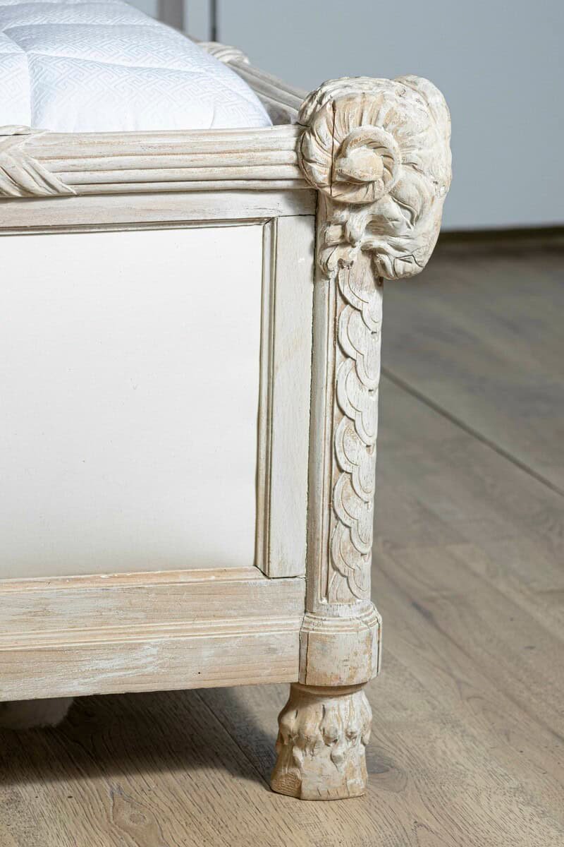 Swedish Late 18th Century Neoclassical Painted Bed with Medallions - JAA