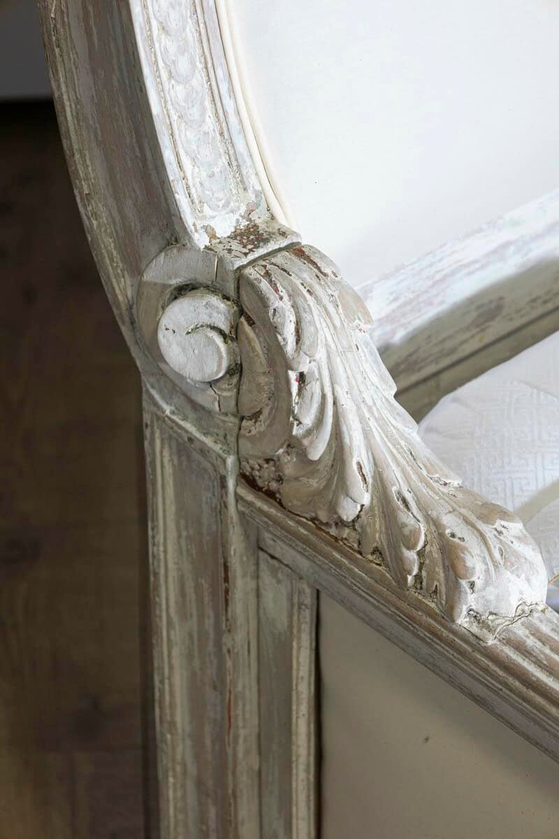 Swedish Late 18th Century Neoclassical Painted Bed with Medallions - JAA