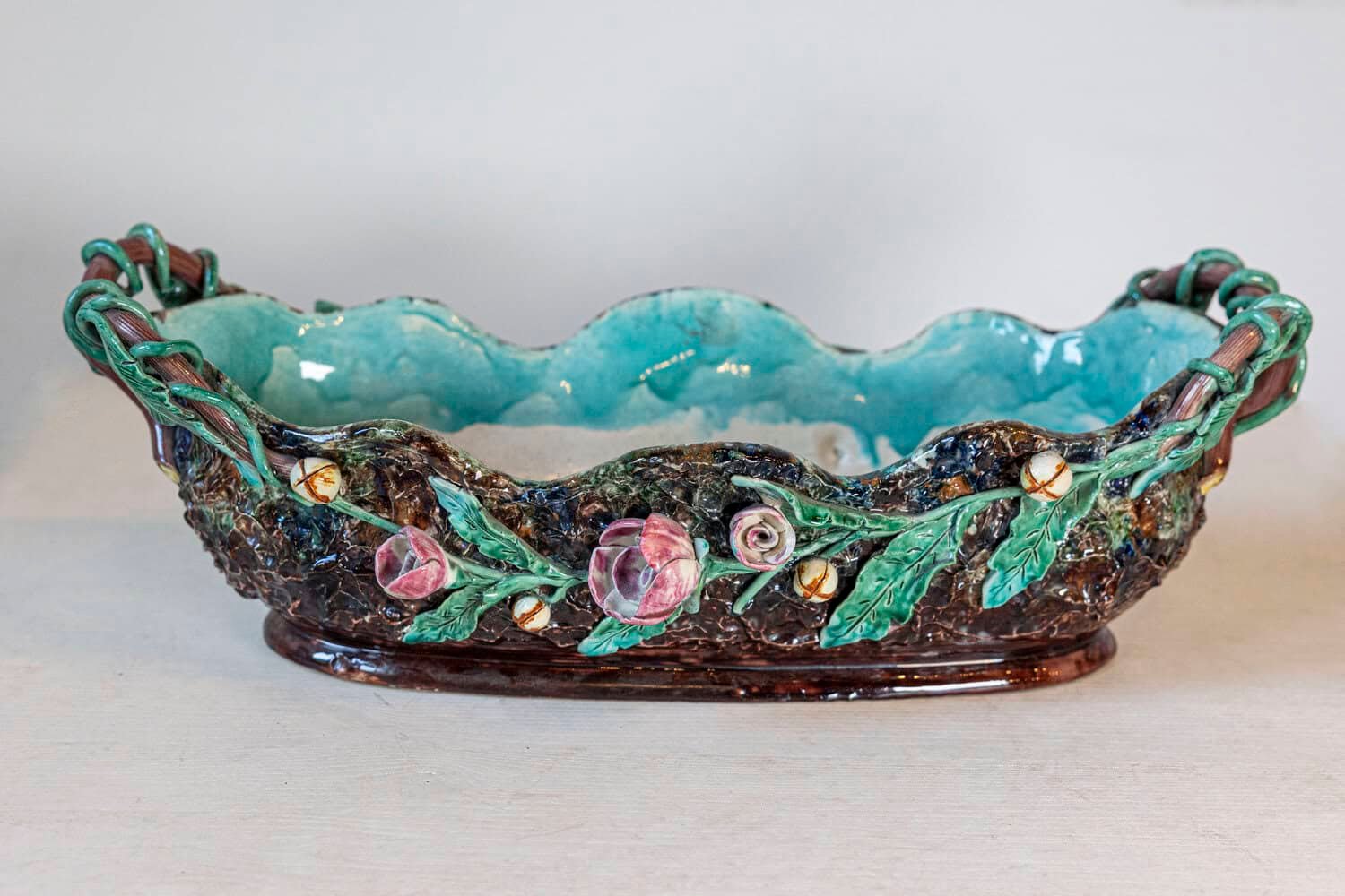 French 1850s Barbotine Majolica Jardinière by Thomas Sargent with Floral Décor - JAA