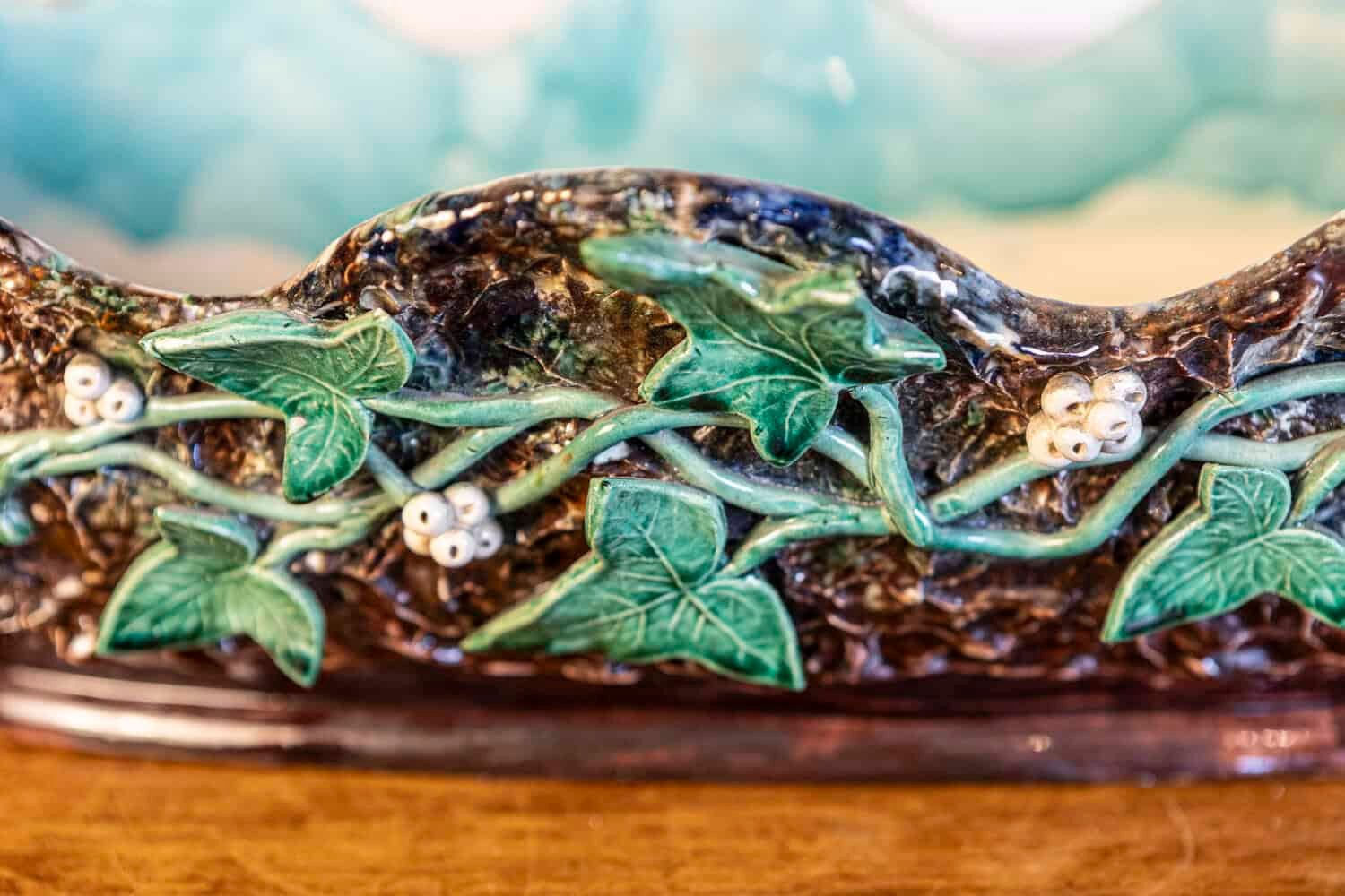 French 1850s Barbotine Majolica Jardinière by Thomas Sargent with Floral Décor - JAA