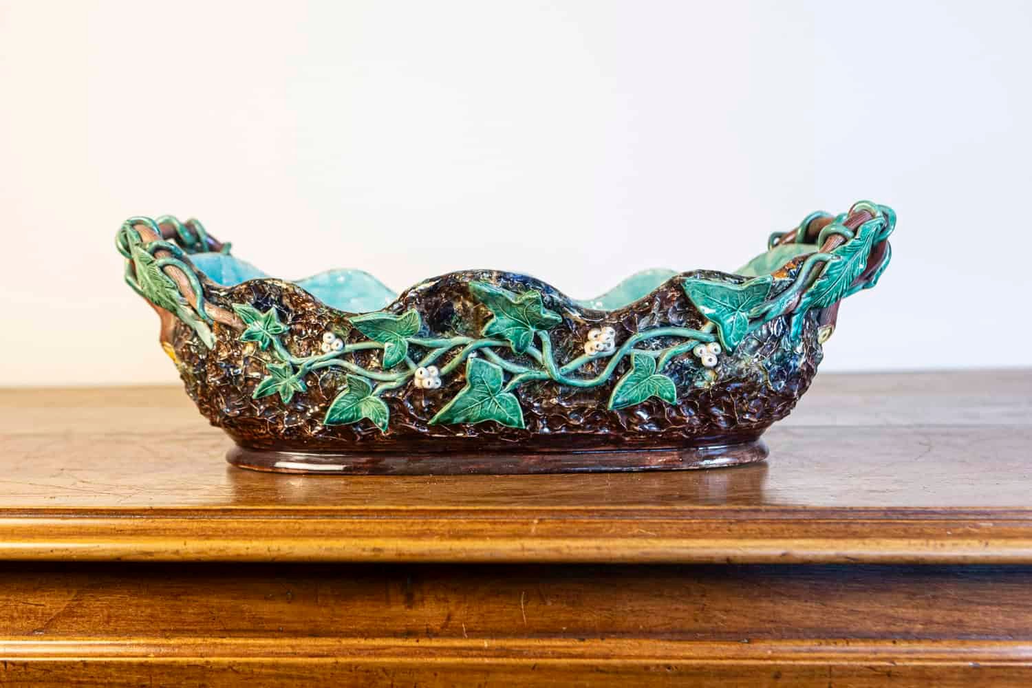 French 1850s Barbotine Majolica Jardinière by Thomas Sargent with Floral Décor - JAA