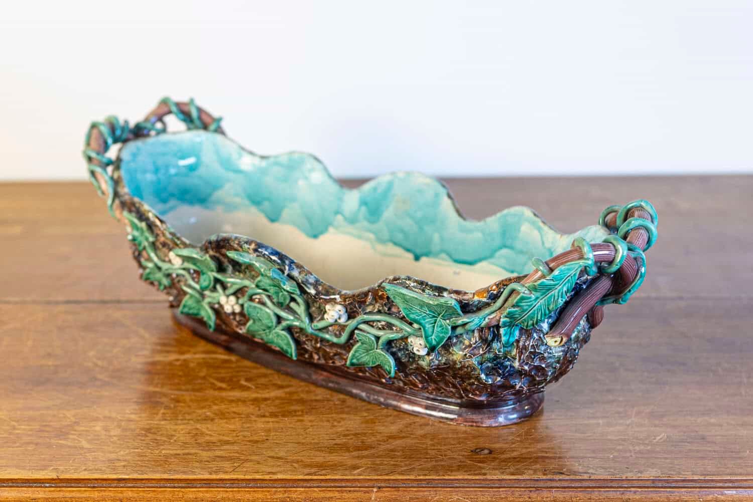 French 1850s Barbotine Majolica Jardinière by Thomas Sargent with Floral Décor - JAA