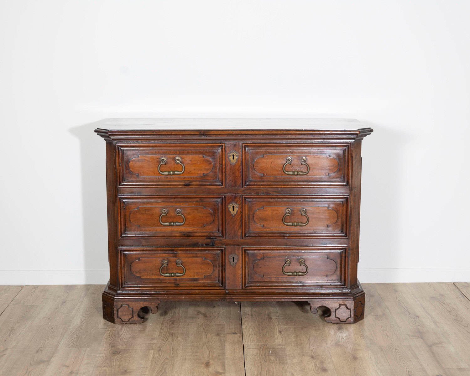 17th-century Emilian Chest Of Drawers In Solid Walnut - JAA
