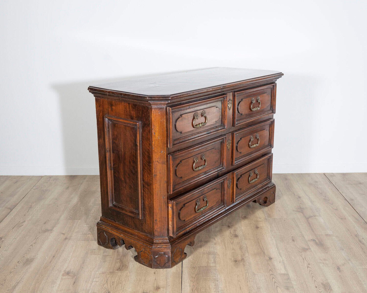 17th-century Emilian Chest Of Drawers In Solid Walnut - JAA