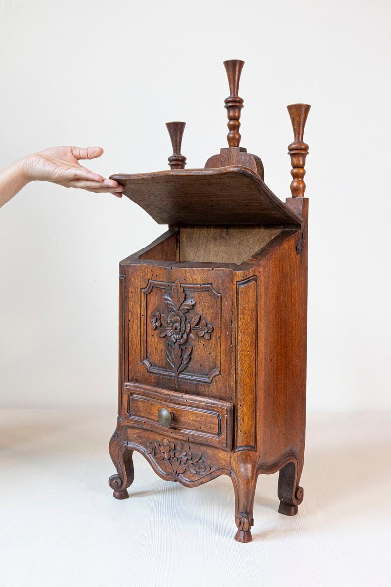 French 19th Century Louis XV Walnut Farinière with Carved Floral Décor, Cabriole Legs and Turned Finials - JAA