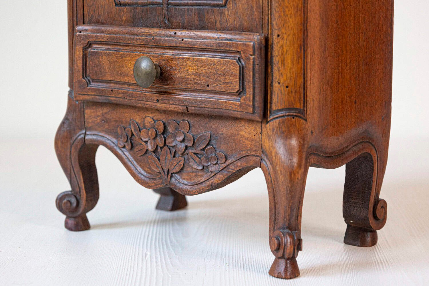 French 19th Century Louis XV Walnut Farinière with Carved Floral Décor, Cabriole Legs and Turned Finials - JAA