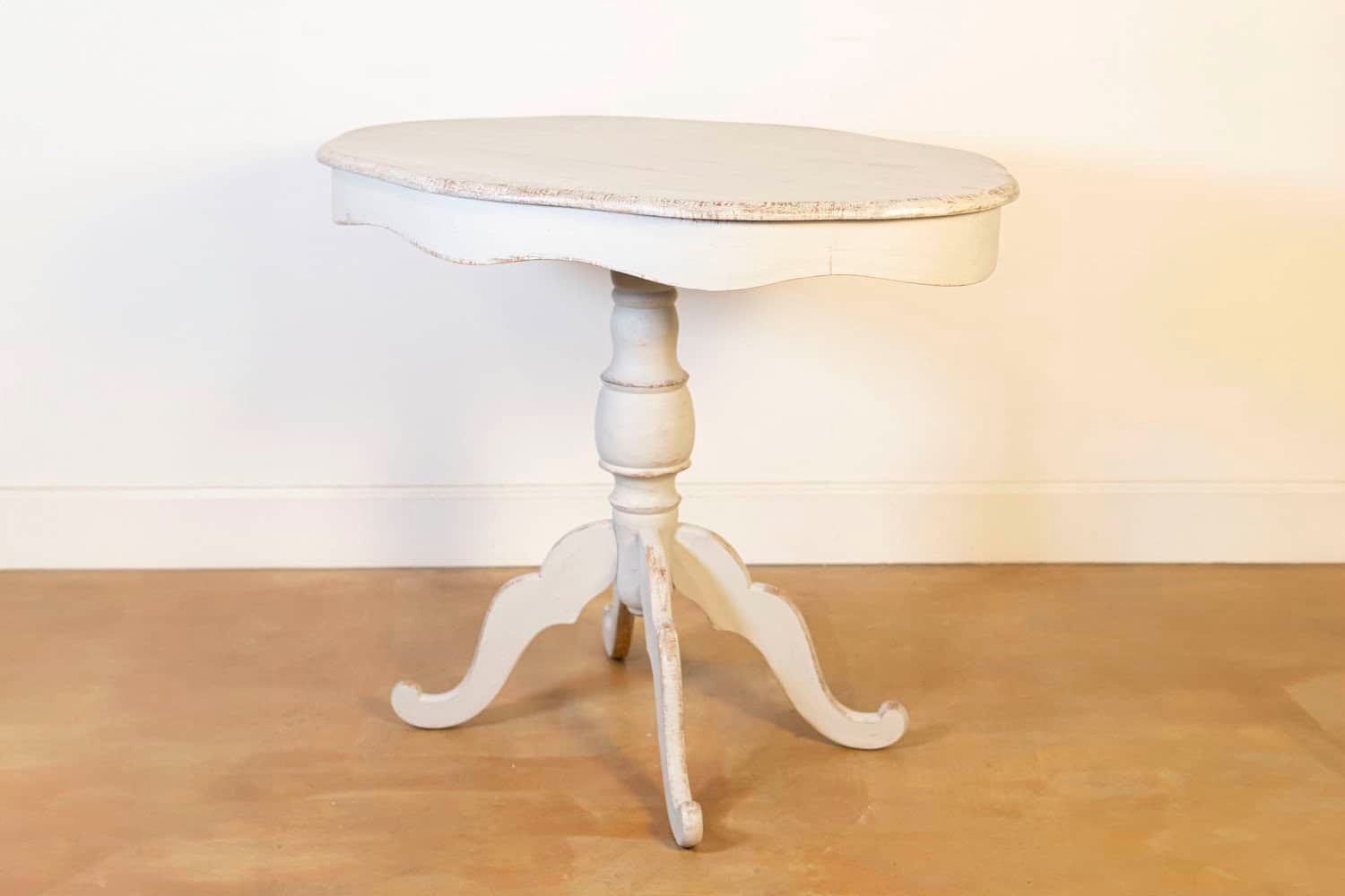 Swedish 1860s Painted Oval Pedestal Table with Carved Apron and Quadripod Base - JAA