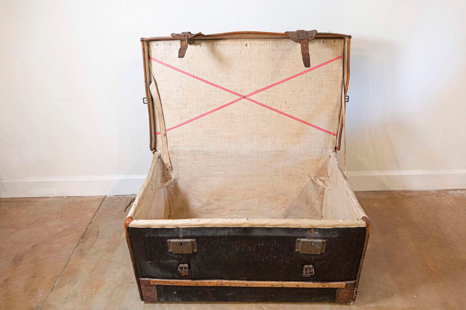 French 1890s Brown and Black Travel Trunk with Leather Straps and Aged Patina - JAA