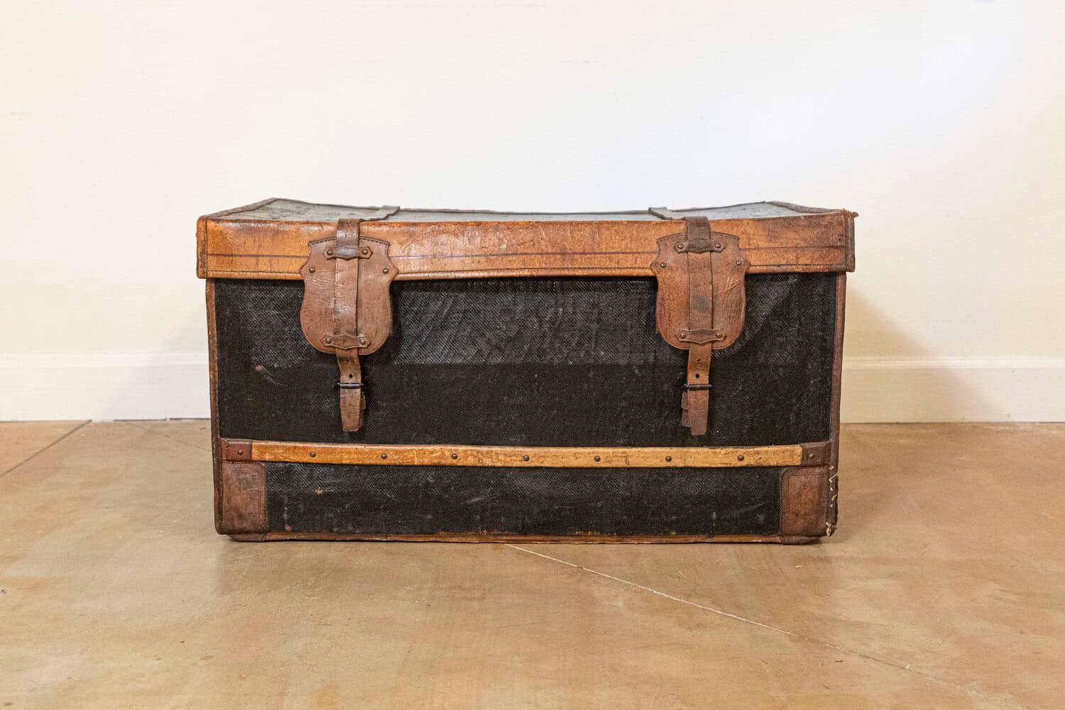 French 1890s Brown and Black Travel Trunk with Leather Straps and Aged Patina - JAA