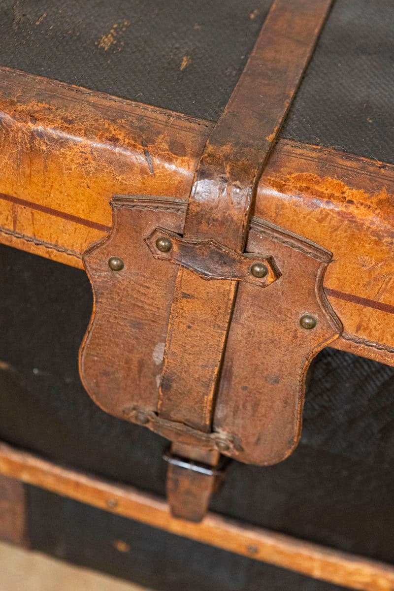 French 1890s Brown and Black Travel Trunk with Leather Straps and Aged Patina - JAA