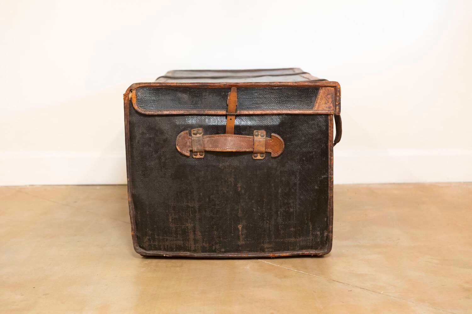French 1890s Brown and Black Travel Trunk with Leather Straps and Aged Patina - JAA