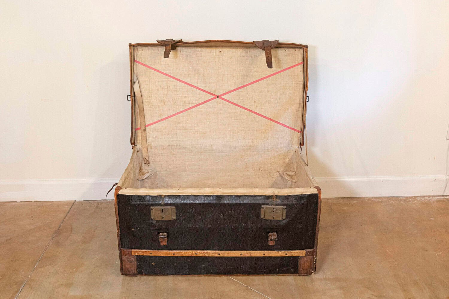 French 1890s Brown and Black Travel Trunk with Leather Straps and Aged Patina - JAA