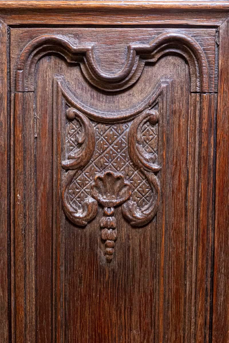 Dutch 1793s Carved Oak Buffet à Deux-Corps with Glass Doors and Pewter Clock - JAA