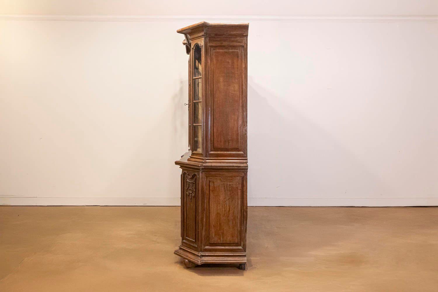 Dutch 1793s Carved Oak Buffet à Deux-Corps with Glass Doors and Pewter Clock - JAA