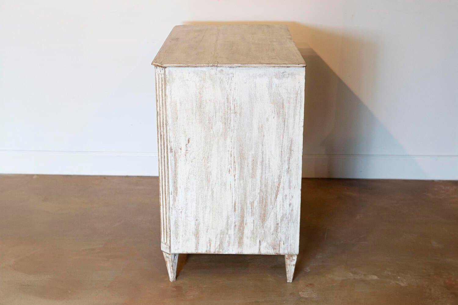 Swedish 1780s Gustavian Period Four-Drawer Commode with Chamfered Side Posts - JAA