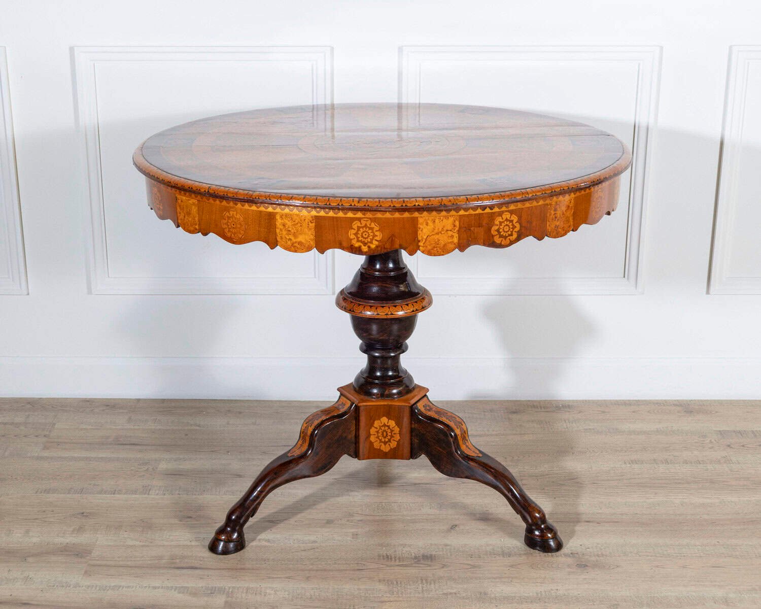 Italian Early 19th Century Walnut Center Table with Fruitwood Marquetry - JAA