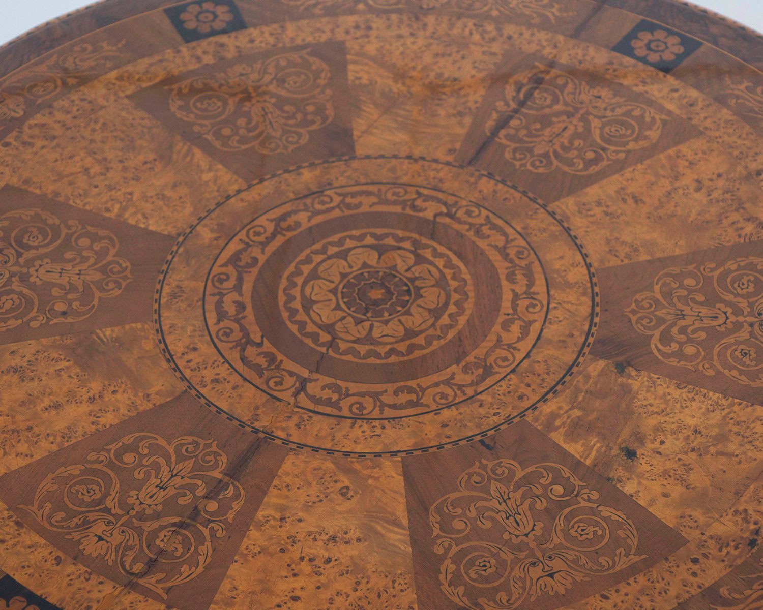 Italian Early 19th Century Walnut Center Table with Fruitwood Marquetry - JAA