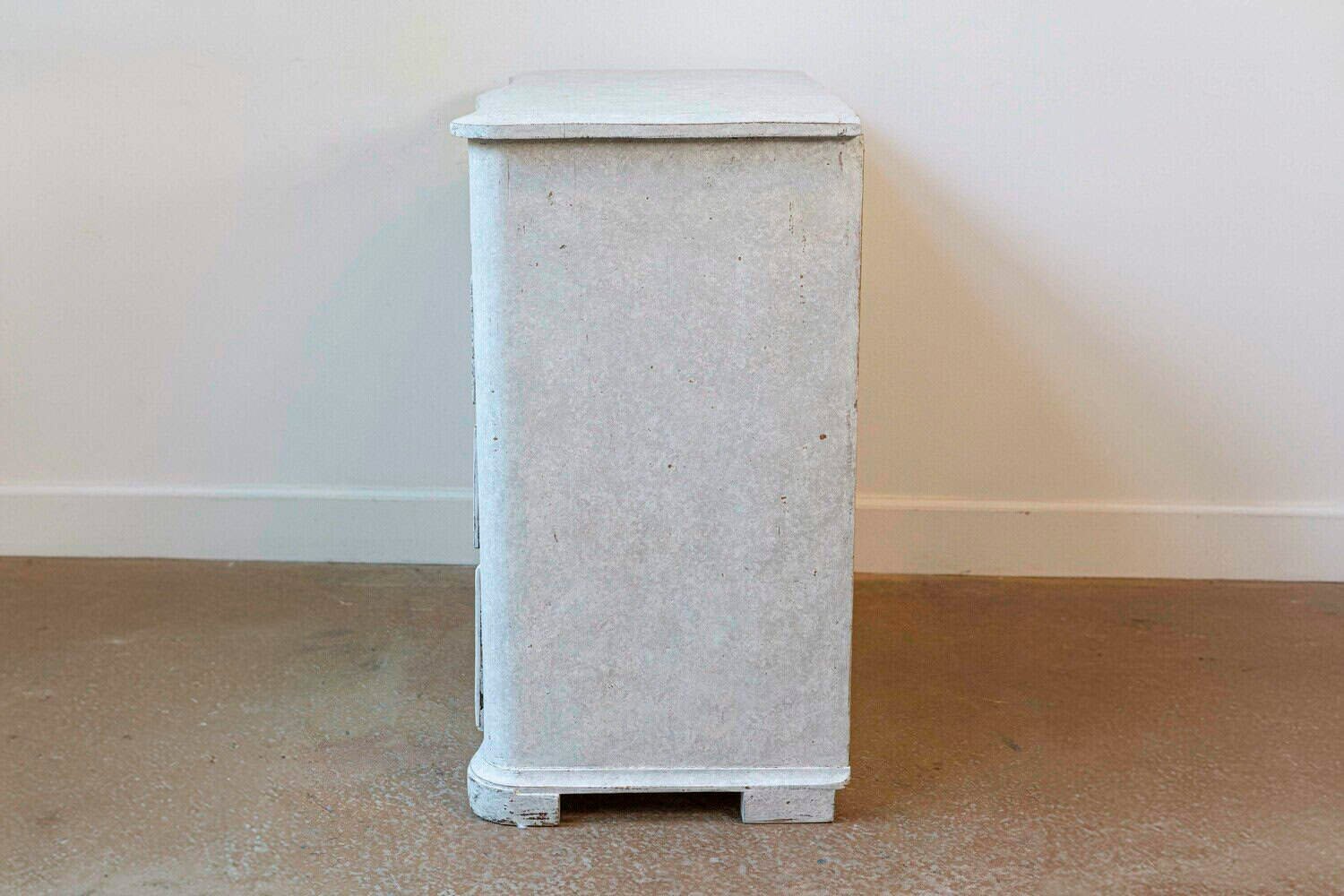 ON HOLD - Danish 1880s Off White Painted Serpentine Front Chest with Graduated Drawers - JAA