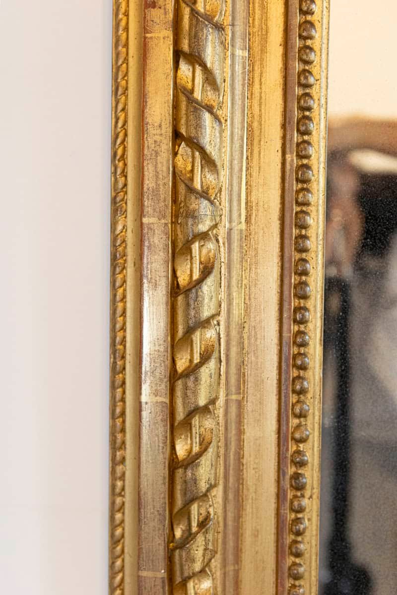 French Napoléon III 1870s Carved Giltwood Mirror with Hunting Trophy Crest - JAA
