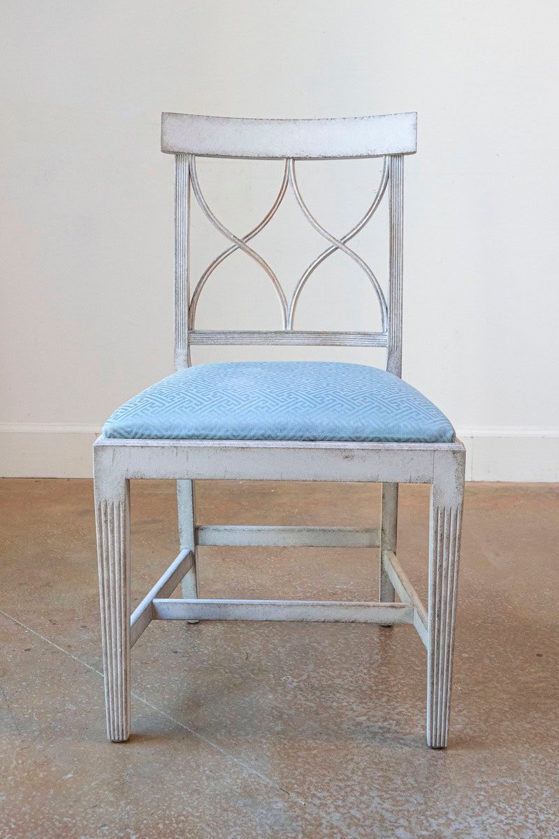 Set of 4 remaining Swedish 1900s Painted Dining Room Chairs with Sinuous Pierced Motifs - JAA