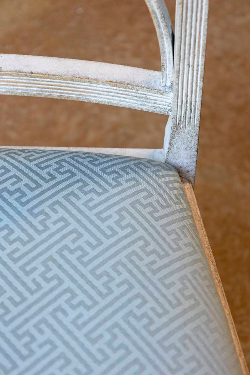 Set of 4 remaining Swedish 1900s Painted Dining Room Chairs with Sinuous Pierced Motifs - JAA