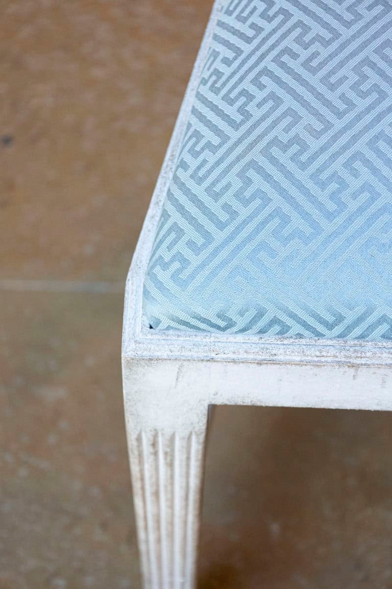 Set of 4 remaining Swedish 1900s Painted Dining Room Chairs with Sinuous Pierced Motifs - JAA