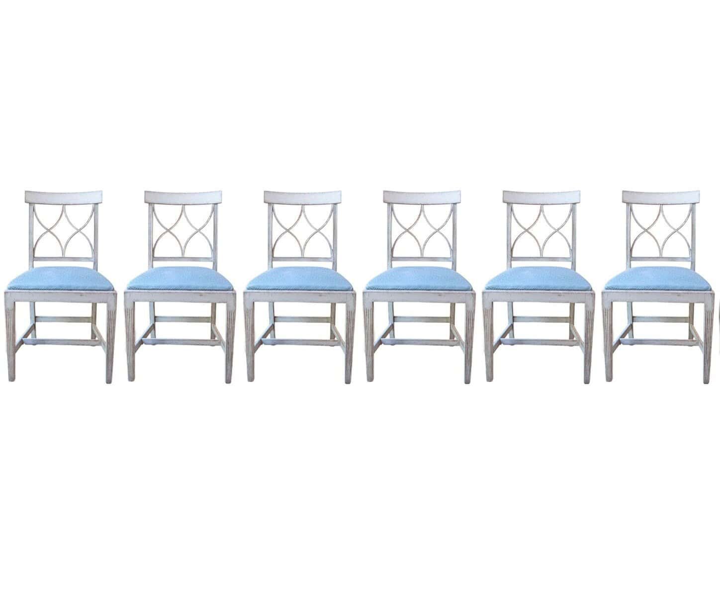 Set of 6 remaining Swedish 1900s Painted Dining Room Chairs with Sinuous Pierced Motifs