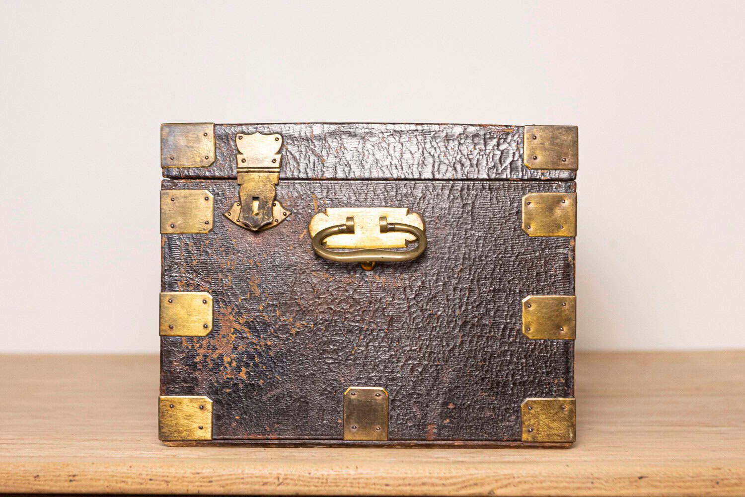 French 19th Century Maison Gellée et Gainier Leather and Brass Decorative Box - JAA