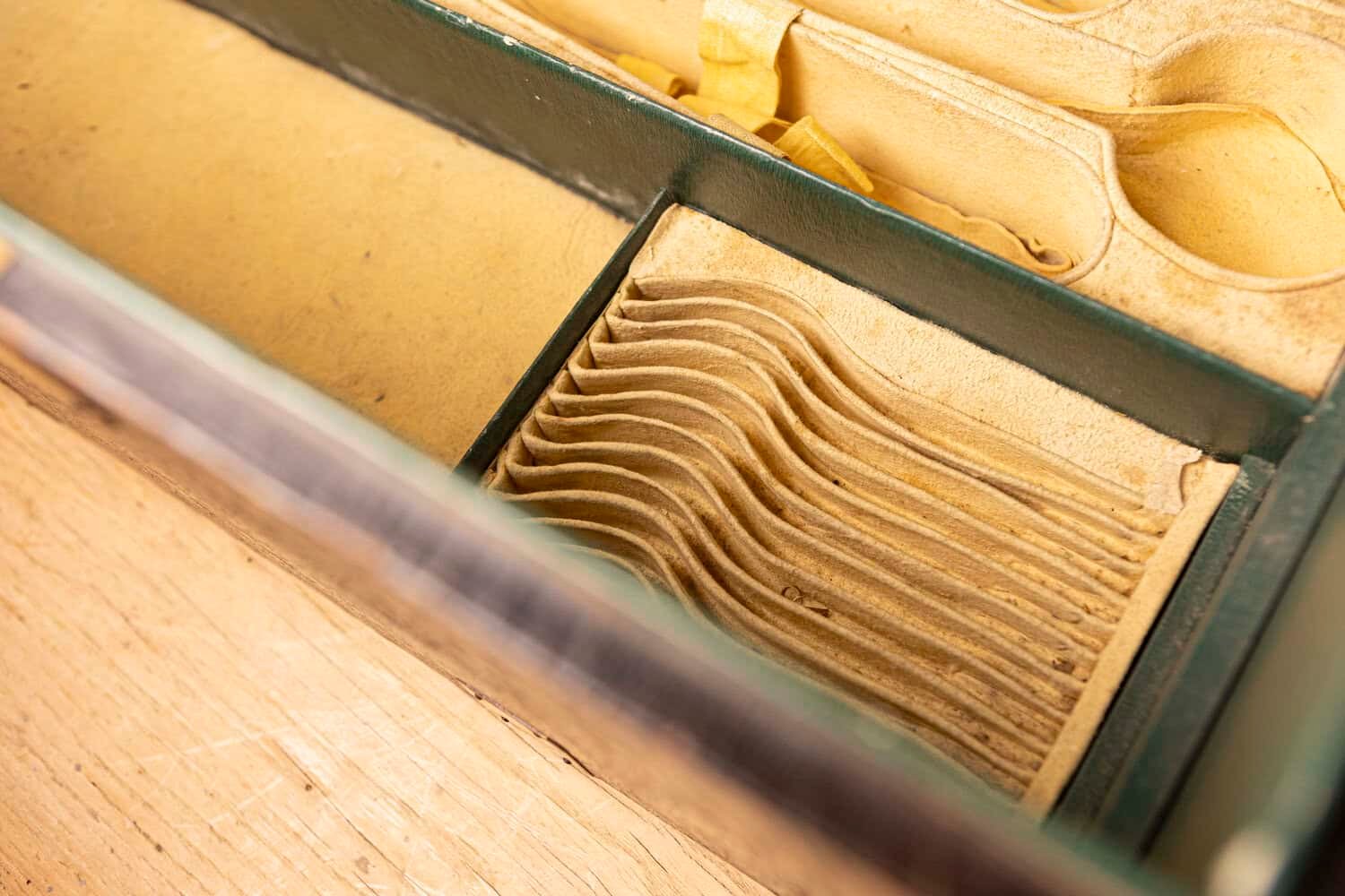 French 19th Century Maison Gellée et Gainier Leather and Brass Decorative Box - JAA