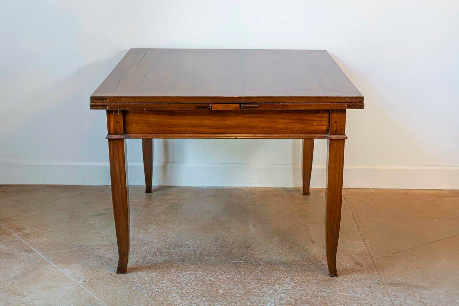 Italian, 19th Century, Walnut Table with Two Extending Leaves and Curving Legs - JAA