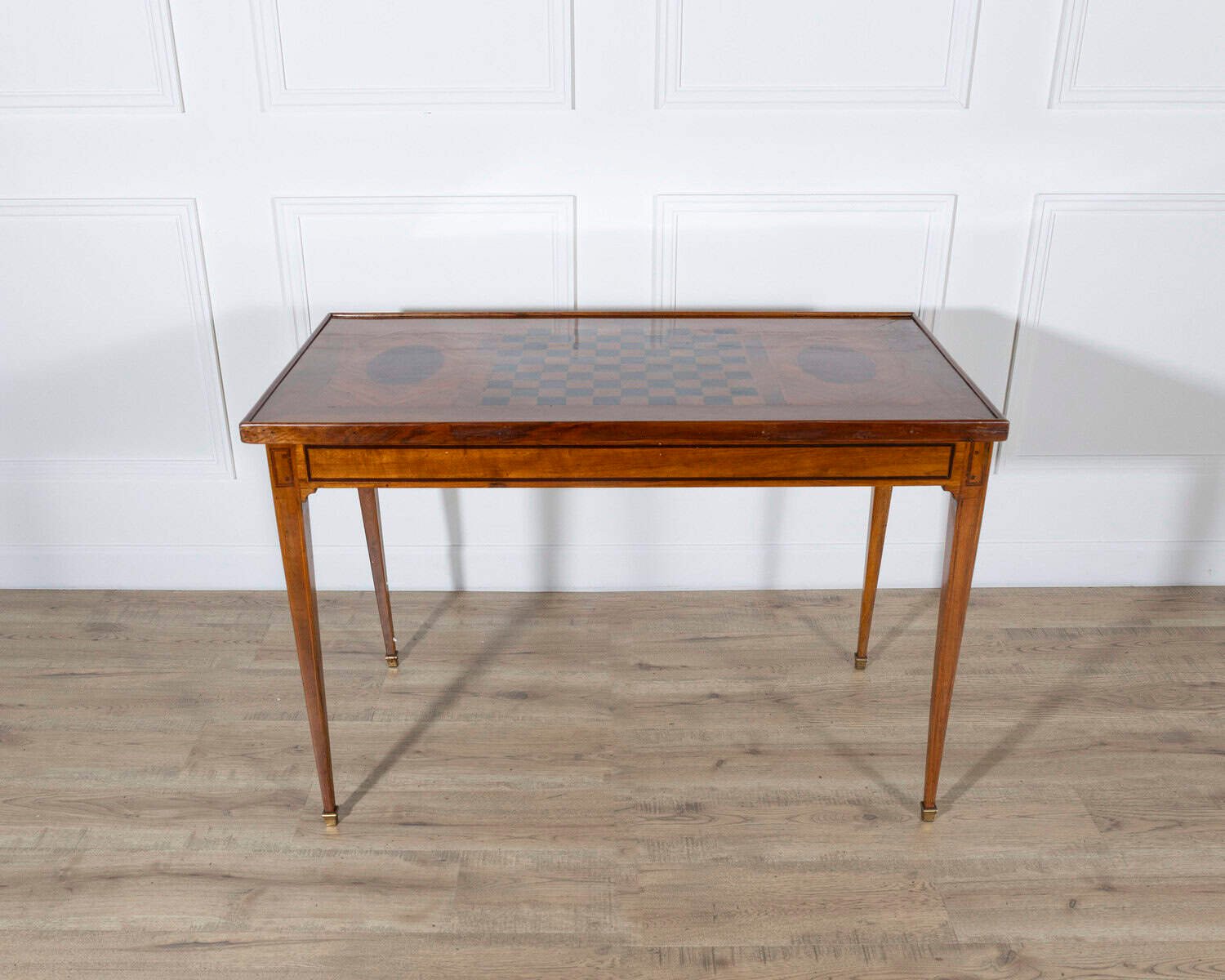 Late 18th-Century Tric Trac Games Walnut Table in Varnished Marquetry - JAA