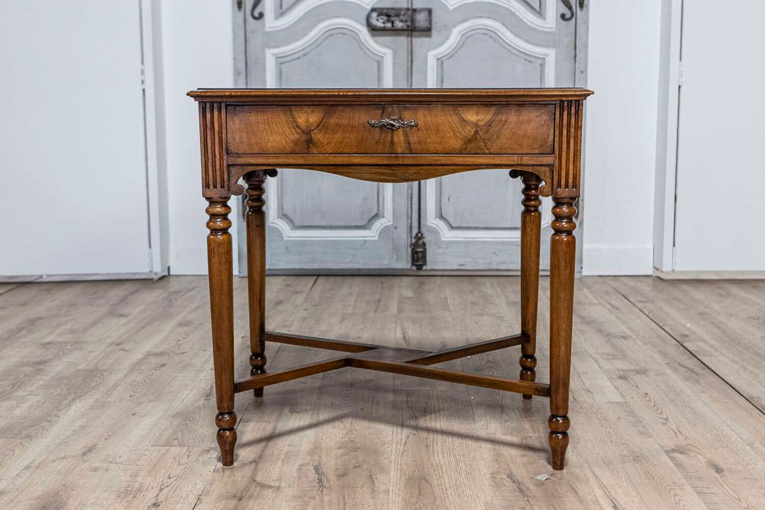 Italian 19th Century Walnut and Mahogany Game Table with Checkerboard Top - JAA