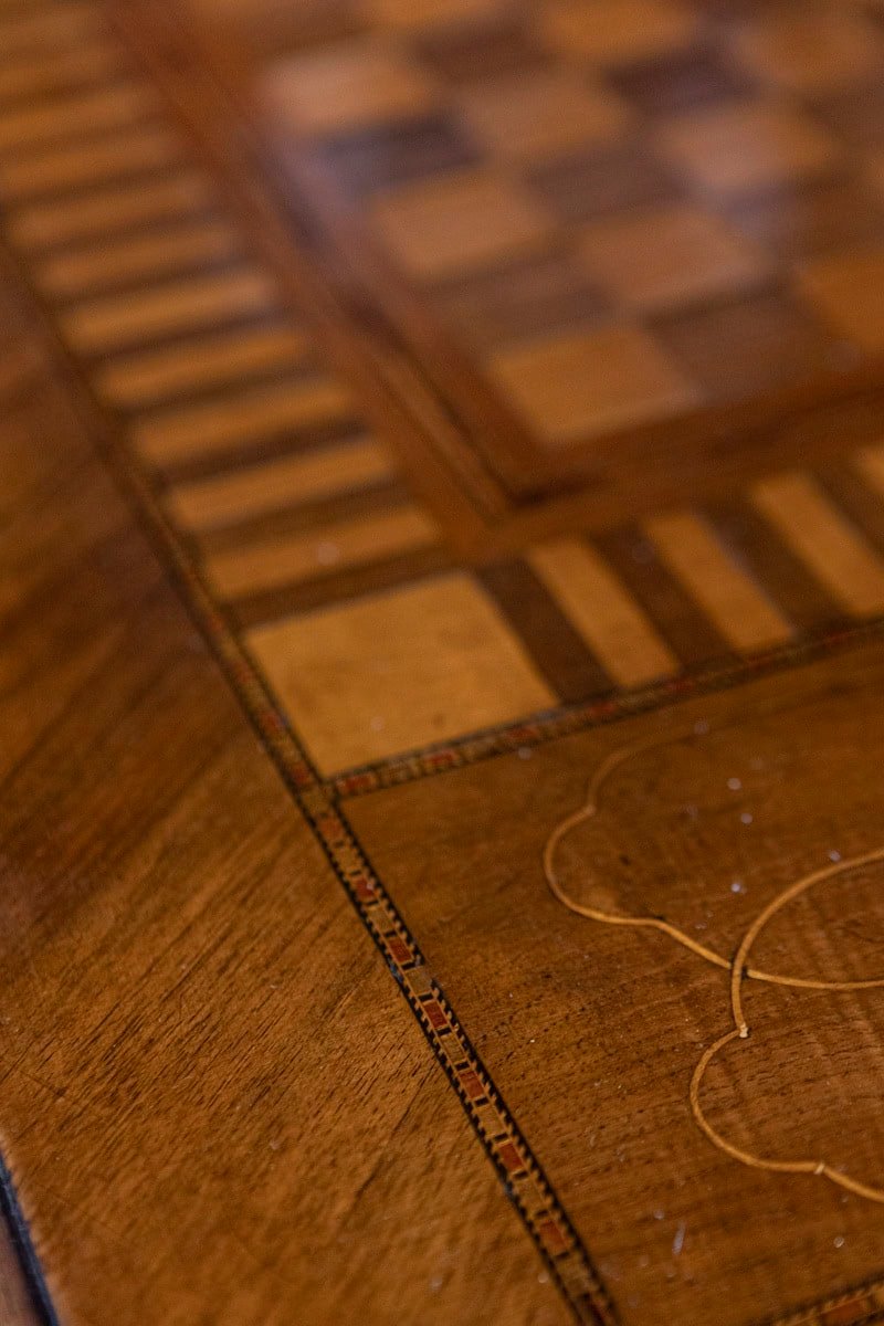 Italian 19th Century Walnut and Mahogany Game Table with Checkerboard Top - JAA