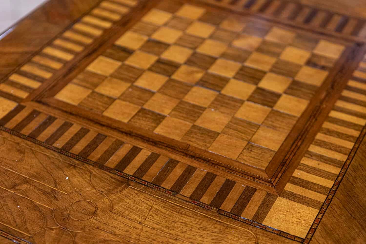 Italian 19th Century Walnut and Mahogany Game Table with Checkerboard Top - JAA