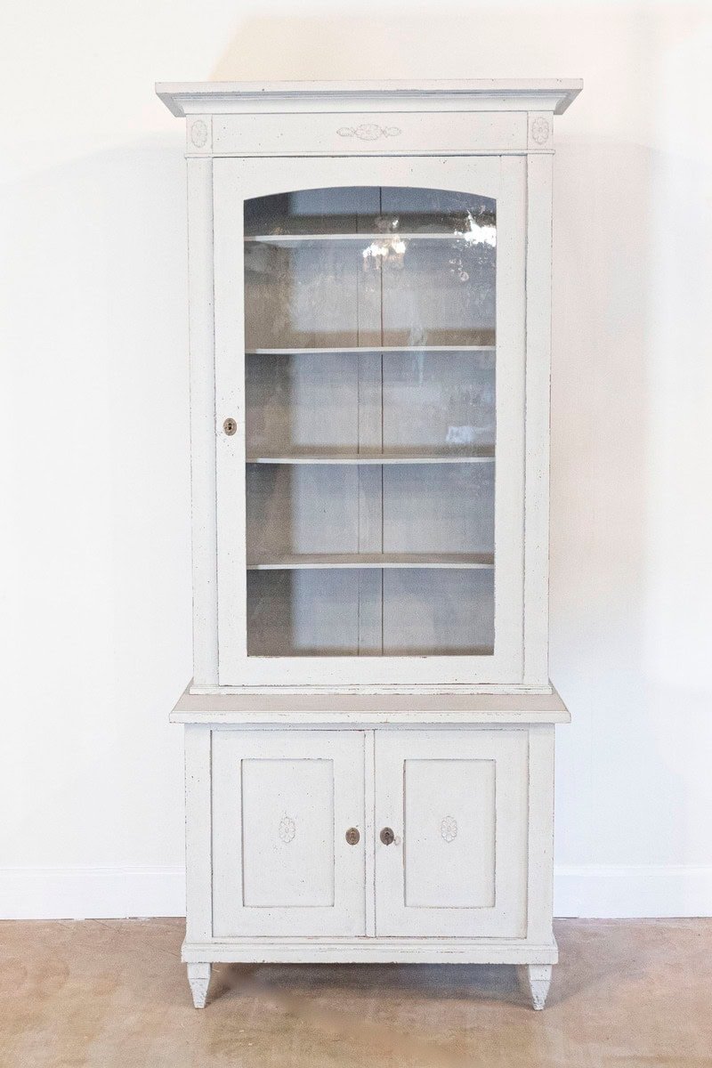 Swedish 19th Century Painted Wood Vitrine Cabinet with Glass Door and Rosettes - JAA