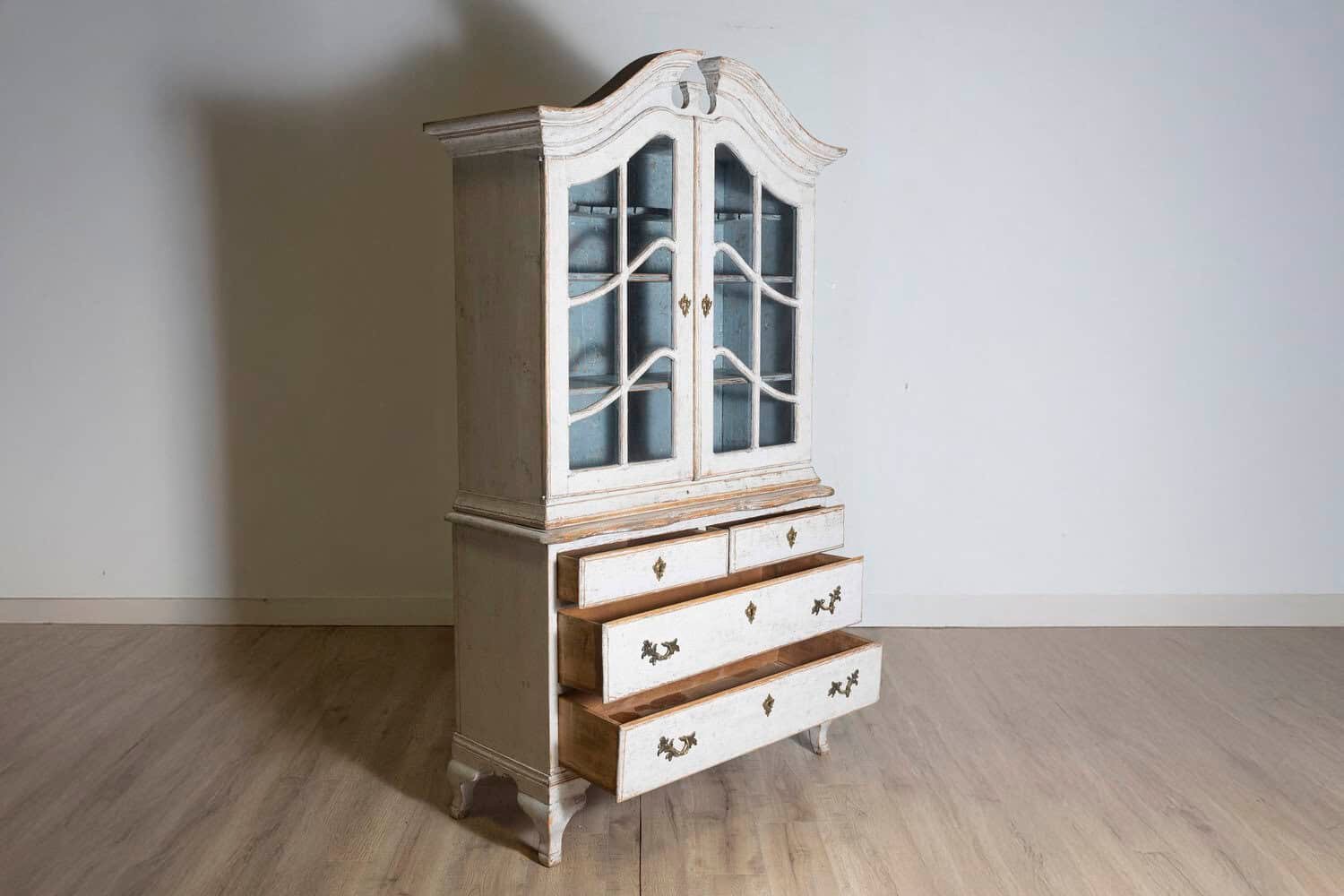 Rococo Style 1850s Swedish Light Grey Painted Bonnet Top Vitrine Cabinet - JAA