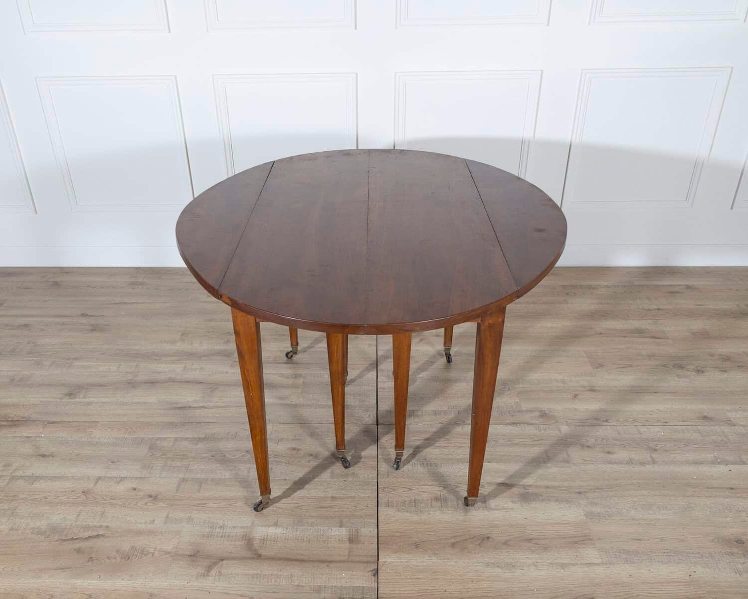 Table 8 feet, early 20th century Restoration style, solid walnut - JAA
