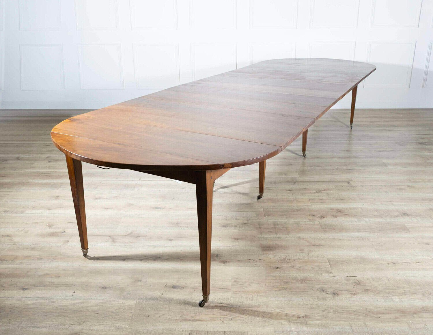 Table 8 feet, early 20th century Restoration style, solid walnut - JAA