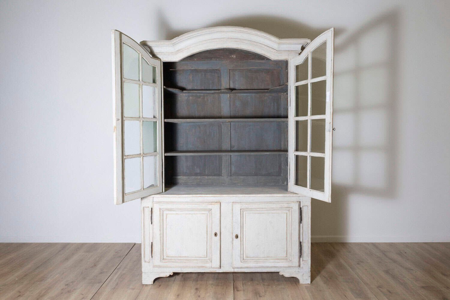 18th Century Swedish Rococo Vitrine Circa 1750 - JAA