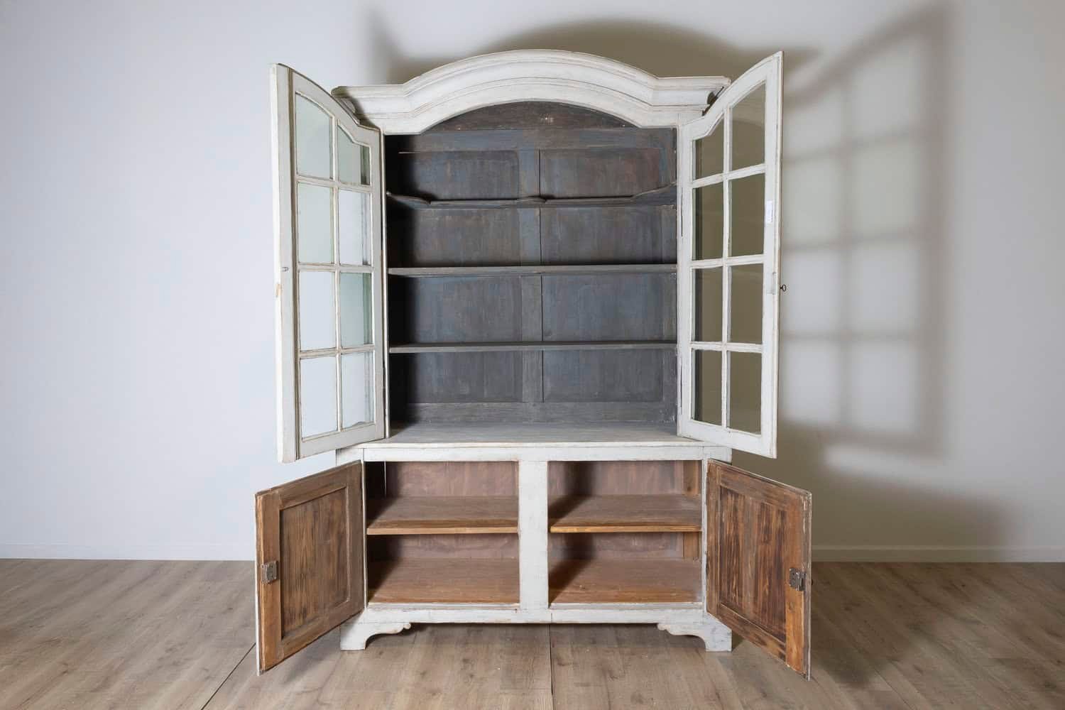 18th Century Swedish Rococo Vitrine Circa 1750 - JAA