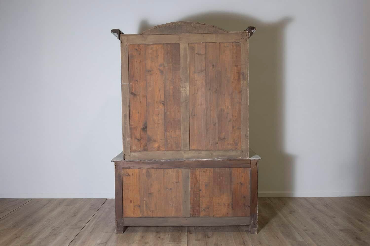 18th Century Swedish Rococo Vitrine Circa 1750 - JAA