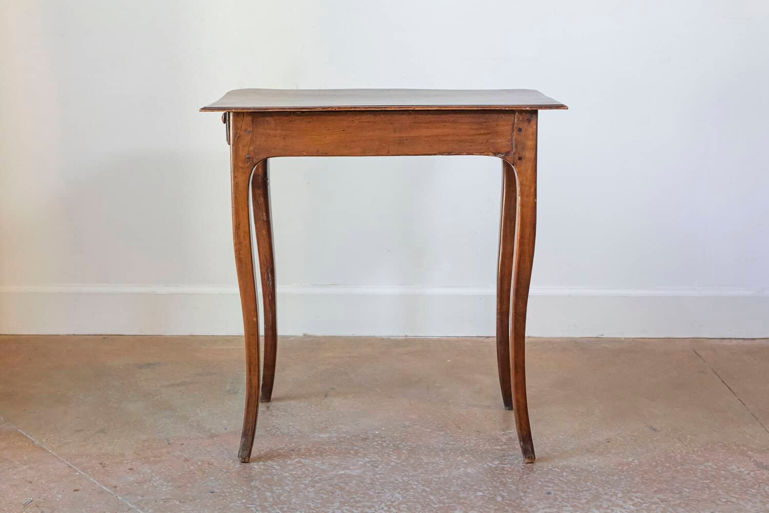French 1790s Walnut Side Table with Side Drawer, Curving Legs and Carved Apron - JAA